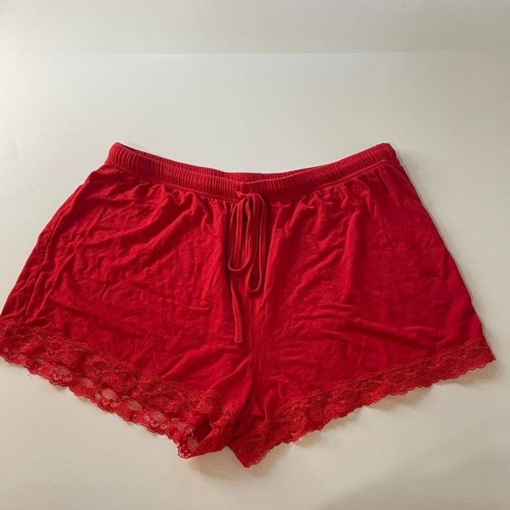 AvidLove mini sleep shorts with lace trim